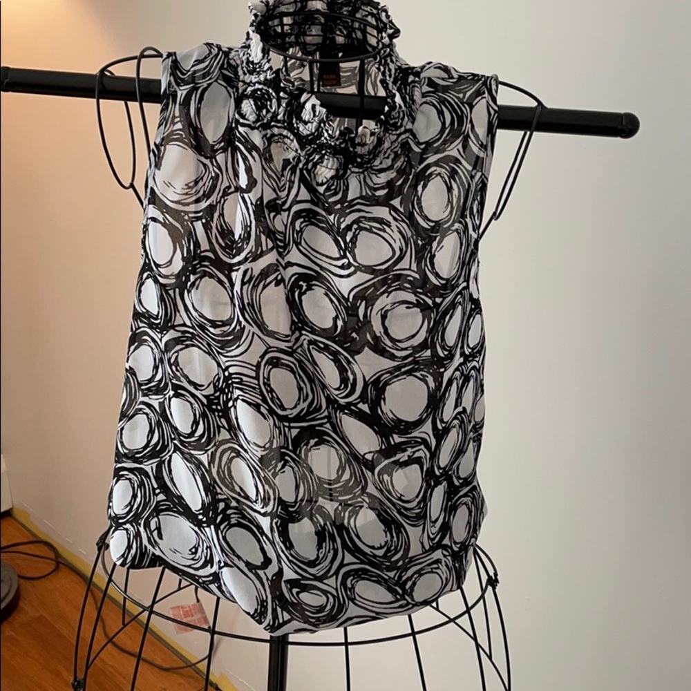 Black and white sleeveless